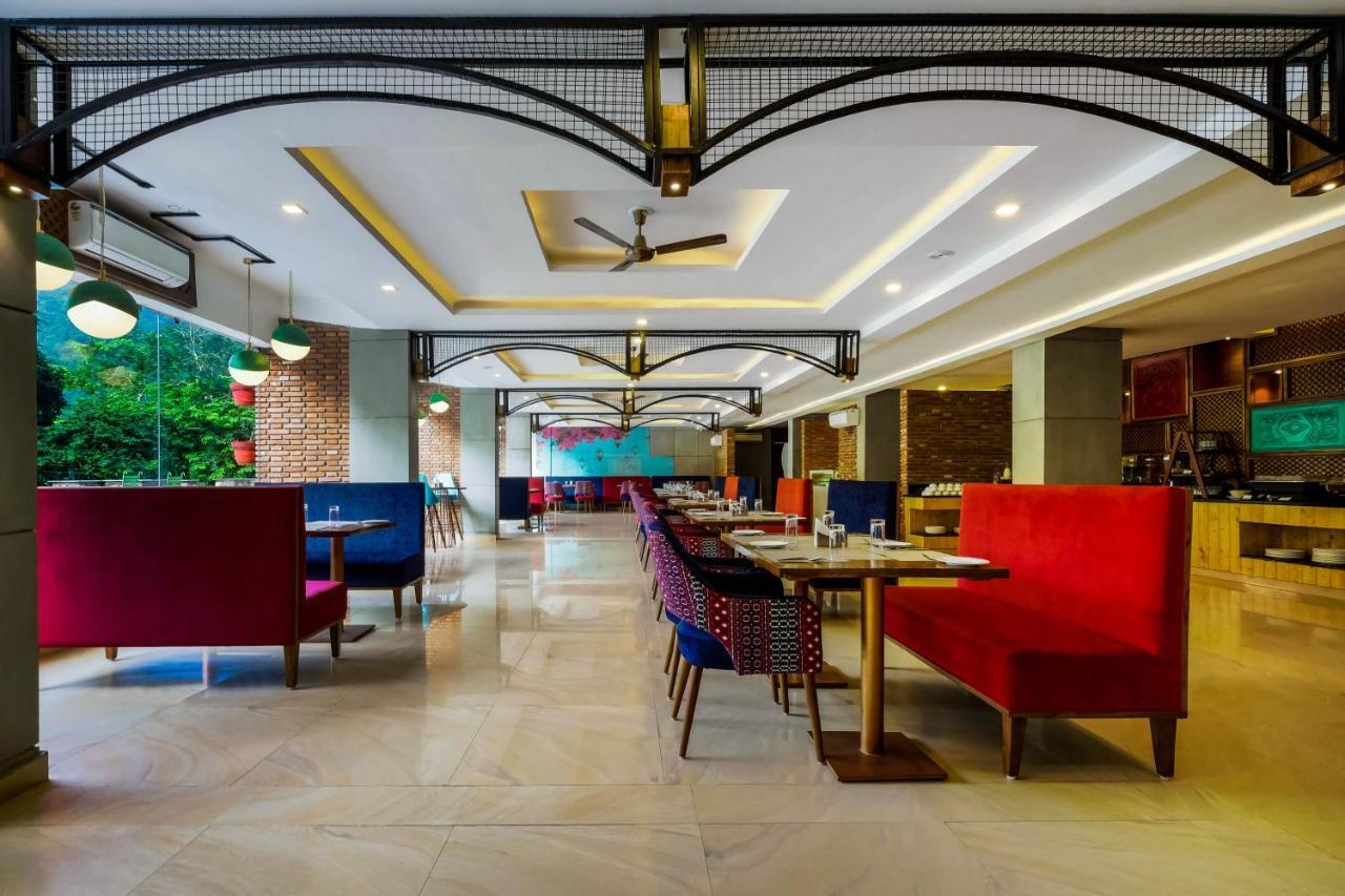 רישיקש Summit By The Ganges Beach Resort & Spa מראה חיצוני תמונה