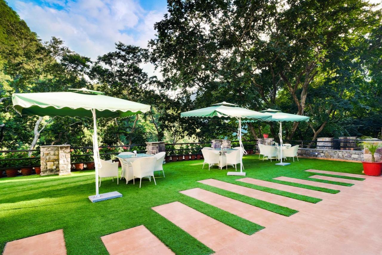 רישיקש Summit By The Ganges Beach Resort & Spa מראה חיצוני תמונה