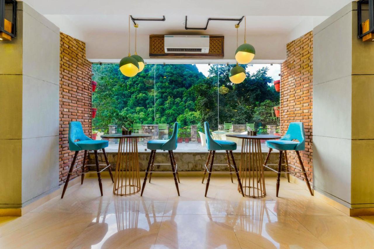 רישיקש Summit By The Ganges Beach Resort & Spa מראה חיצוני תמונה